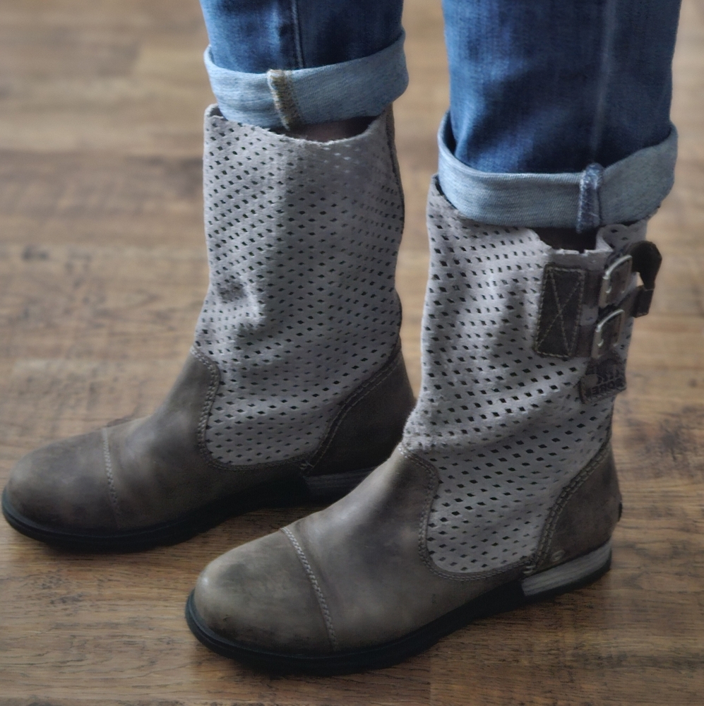 SOREL Boots, Size 8 Women's - Picture 3 of 13